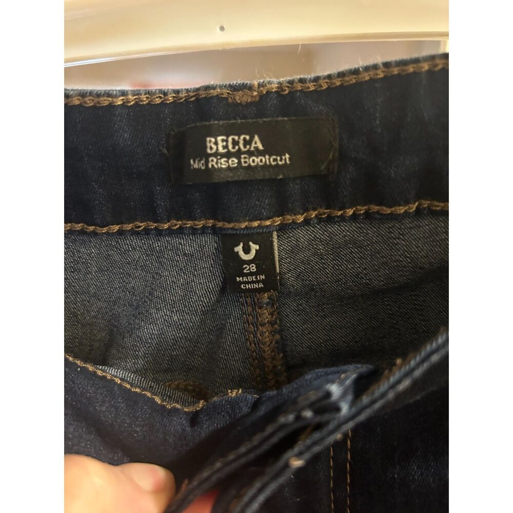 True Religion Becca Cuff Logo Jeans Oak Wash Size 28 Mid Rise Straight NWT $164 - Picture 7 of 8